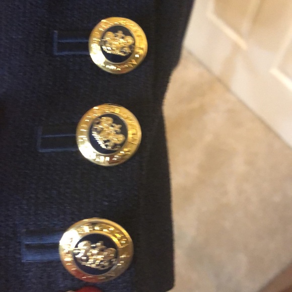 Vintage St.John’s knit jacket. Classic piece has a V closure. Gold buttons. - Picture 3 of 7